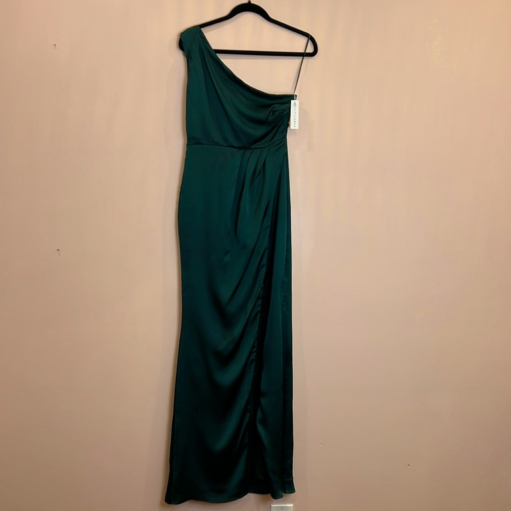 Baltic Born RSVP one shoulder gown emerald green size S NWT